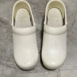 White dansko nursing clogs